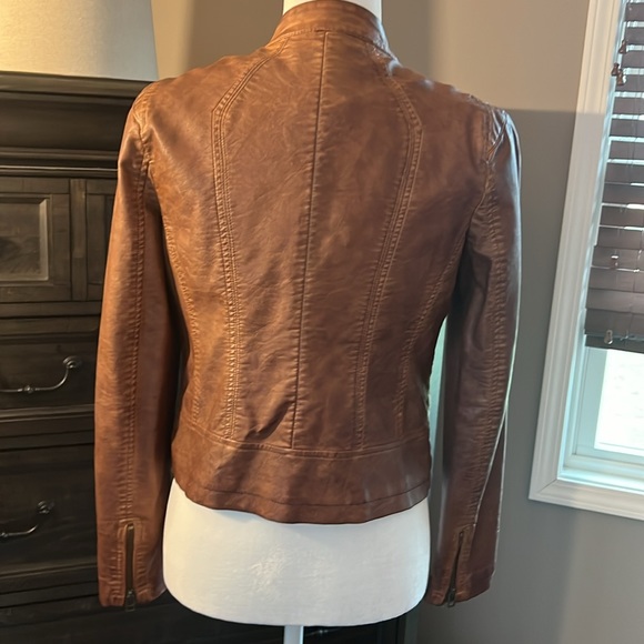 Bagatelle faux leather jacket in a light brownish cognac color. Size small - Picture 3 of 5